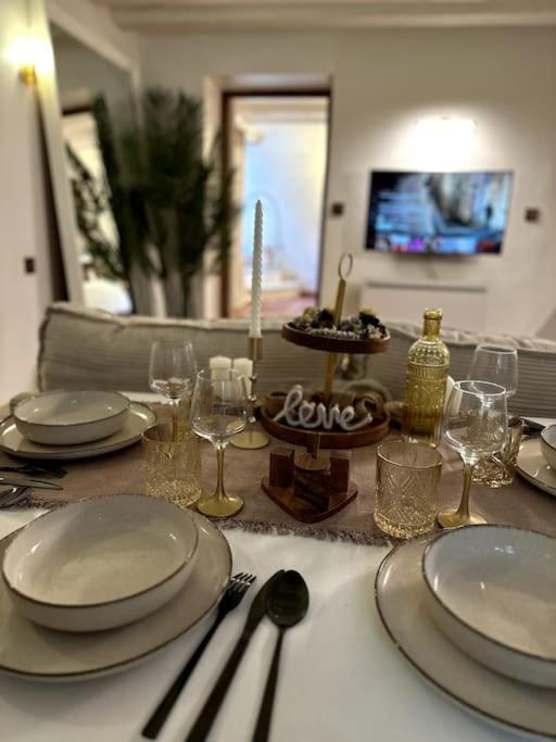 Apartment Les Seychelles, T2, Hyper Centre, Cours Interieure *