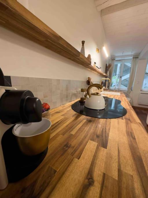 Les Seychelles, T2, Hyper Centre, Cours Interieure Apartment *