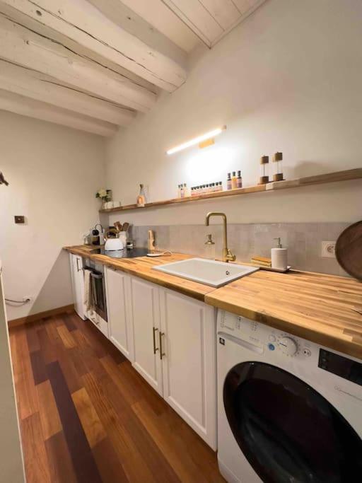 Les Seychelles, T2, Hyper Centre, Cours Interieure Apartment